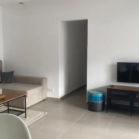 Apartment Mono & - Two Bedroom *